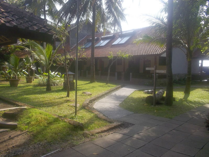 Sunrise Hotel Beach Pangandaran Extérieur photo